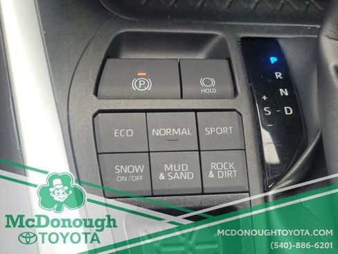 Used 2024 Toyota RAV4 LE AWD/4WD image 5