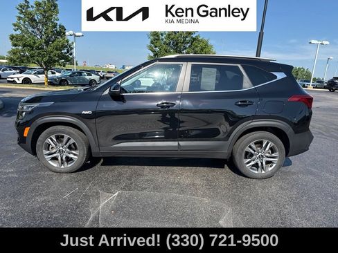 Certified 2023 Kia Seltos S w/ Navigation Package AWD/4WD image 2