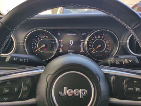 Used 2021 Jeep Wrangler Unlimited Sahara w/ Cold Weather Group AWD/4WD image 32