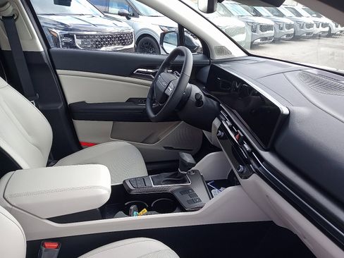 New 2026 Kia Sportage EX image 7