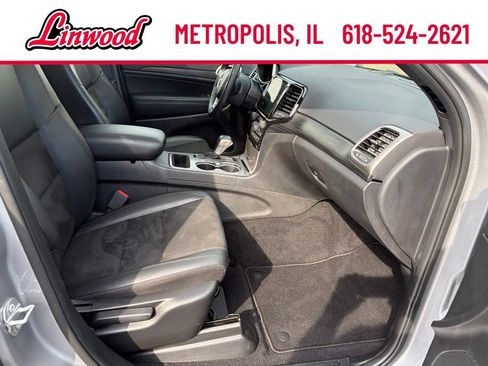 Used 2021 Jeep Grand Cherokee Laredo X AWD/4WD image 7