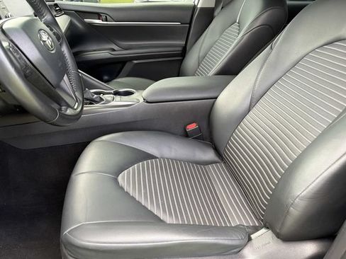 Used 2024 Toyota Camry SE FWD image 19