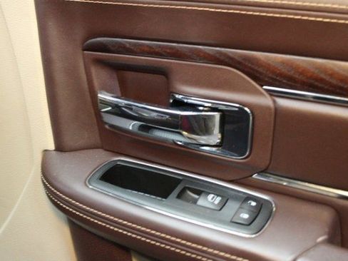 Used 2018 RAM 1500 Laramie Longhorn w/ Convenience Group image 9