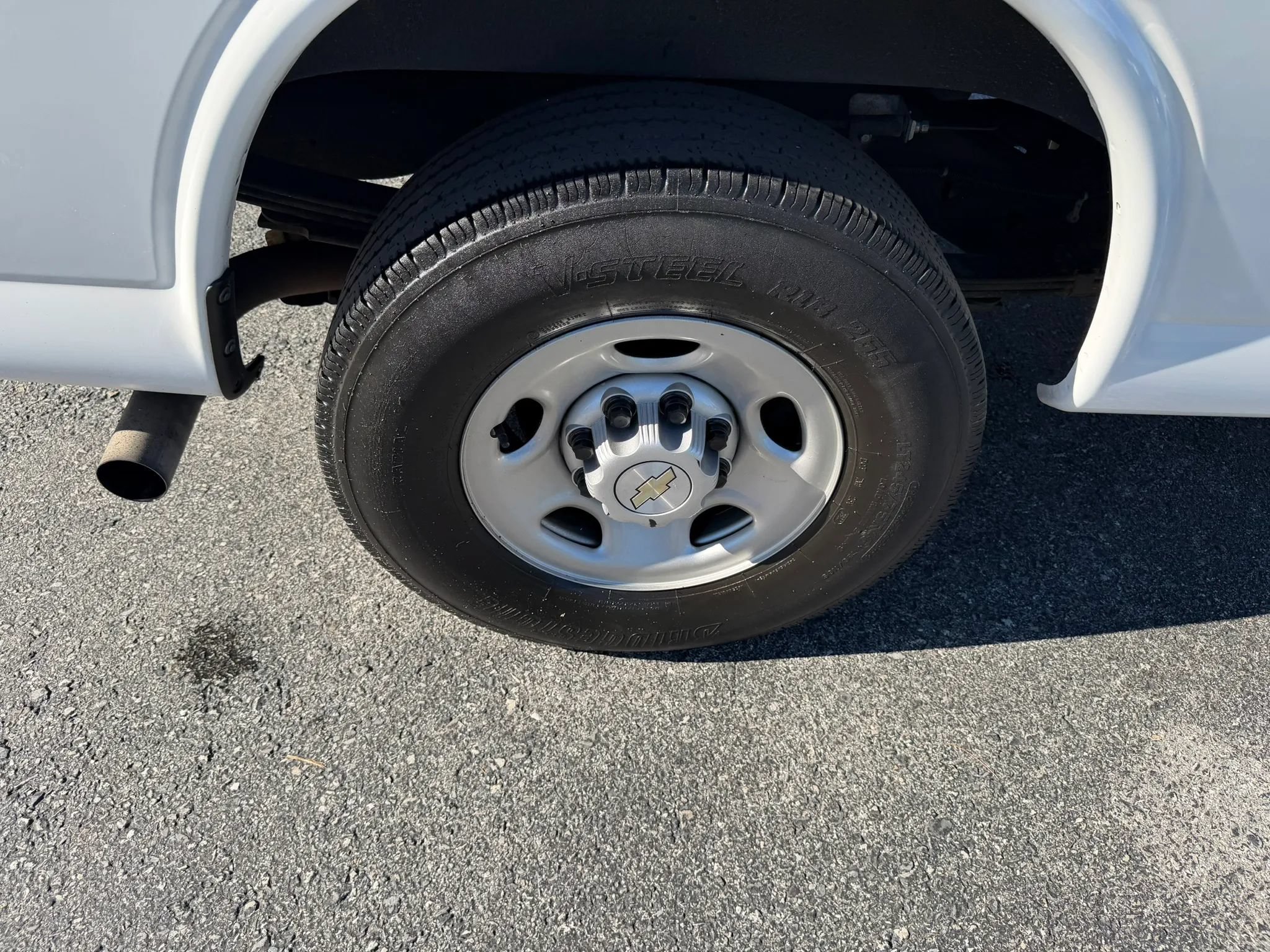 Used 2023 Chevrolet Express 2500 Extended w/ Driver Convenience Package RWD image 33