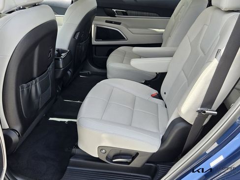 Certified 2024 Kia Telluride EX w/ EX Captain's Chair Package image 11