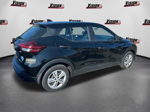 Used 2021 Nissan Kicks S image 4