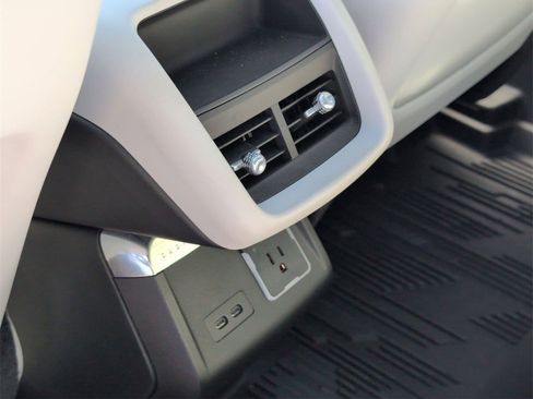 Certified 2023 Cadillac Lyriq Luxury image 30