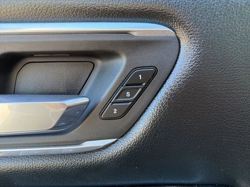 Used 2020 RAM 1500 Laramie image 32