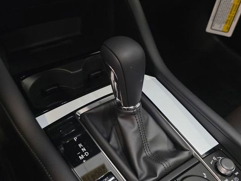 New 2026 MAZDA MAZDA3 Hatchback w/Premium Plus Pkg image 21