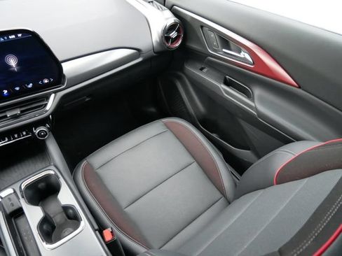 Used 2024 Chevrolet Equinox EV RS FWD image 11