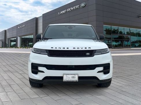 Used 2025 Land Rover Range Rover Sport SE AWD/4WD image 8