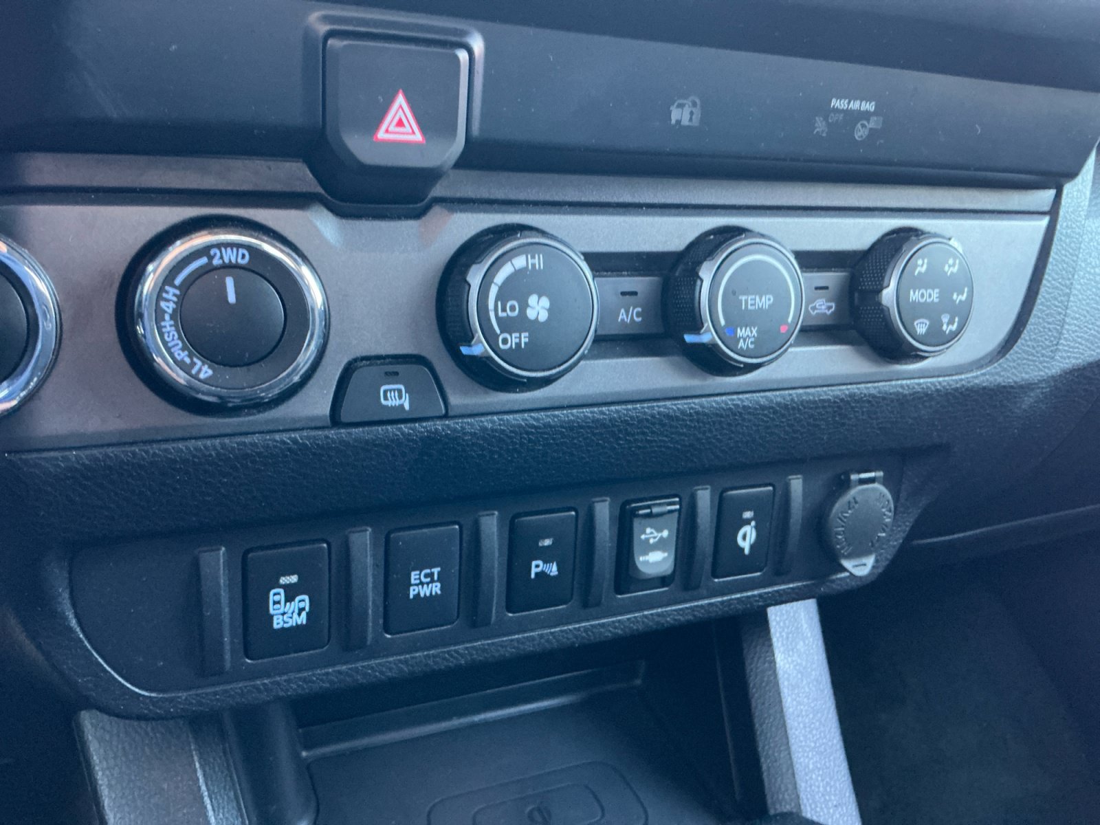 Certified 2019 Toyota Tacoma TRD Sport AWD/4WD image 29