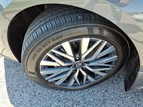 Certified 2025 Nissan Altima 2.5 SV w/ SV Premium Package FWD image 21