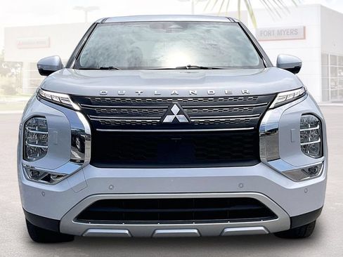 Used 2024 Mitsubishi Outlander SE AWD/4WD image 24