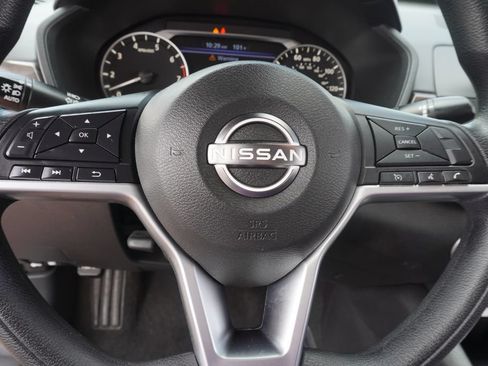 Used 2024 Nissan Altima 2.5 SV FWD image 17