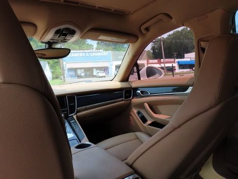 Used 2012 Porsche Panamera RWD image 17