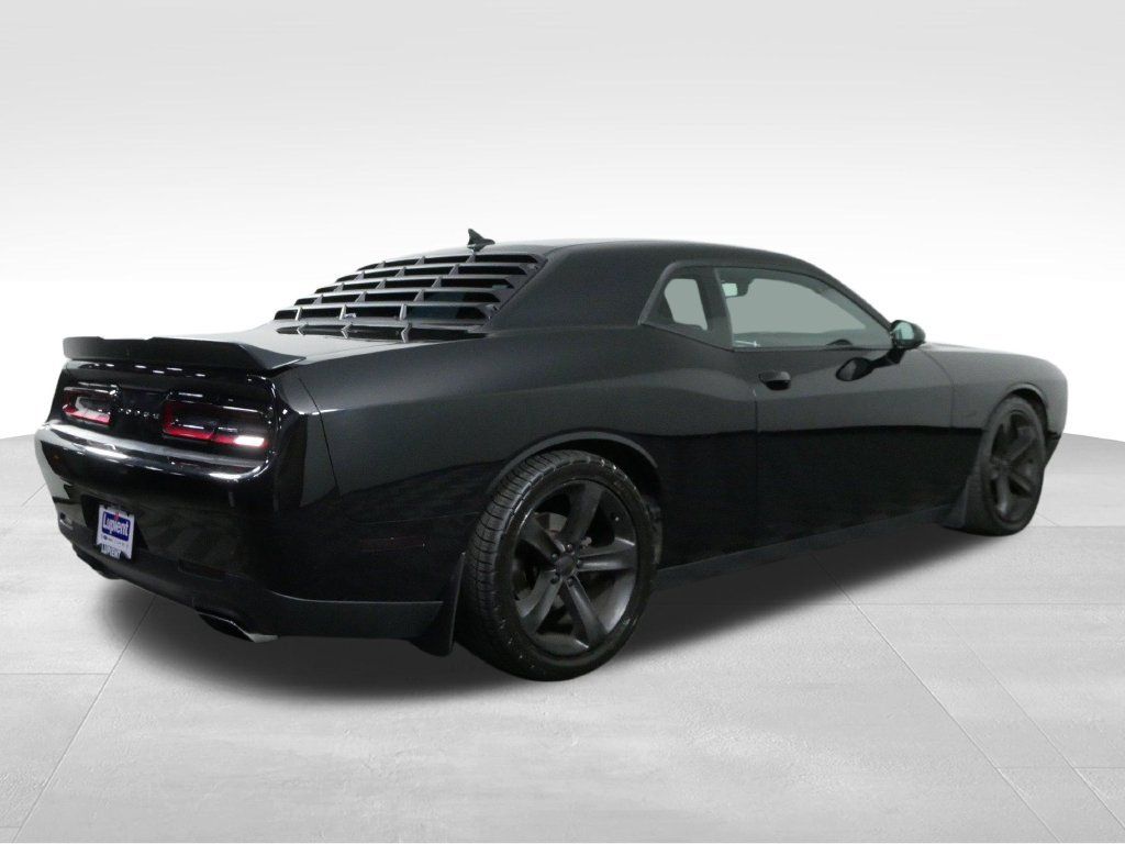 Used 2016 Dodge Challenger R/T Plus RWD image 10
