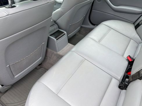 Used 2005 BMW 330i Sedan RWD image 12