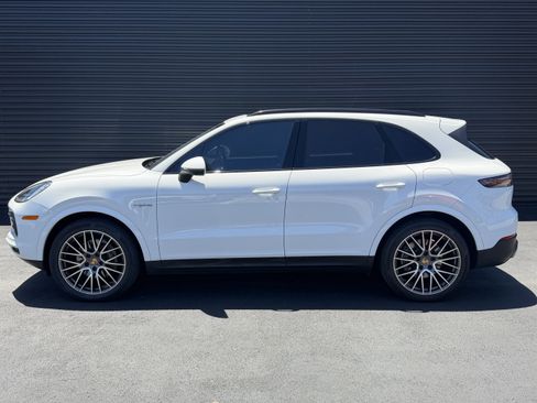 Used 2021 Porsche Cayenne E-Hybrid AWD/4WD image 2