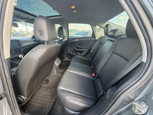 Used 2019 Volkswagen Jetta SE image 19