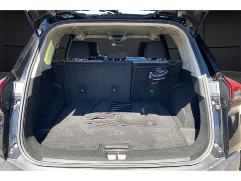 Used 2023 Nissan Rogue SV FWD image 24