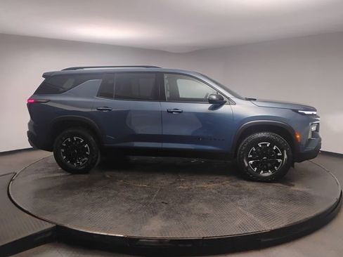 Used 2025 Chevrolet Traverse Z71 w/ Enhanced Driving Package AWD/4WD image 8
