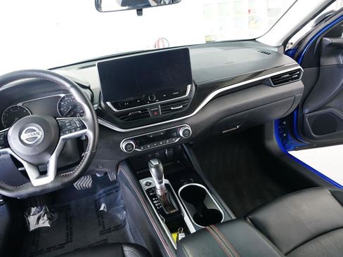 Used 2025 Nissan Altima 2.5 SR w/ SR Premium Package image 25