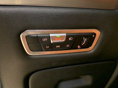 Used 2023 BMW X7 xDrive40i w/ M Sport Package AWD/4WD image 21