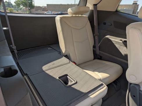 Used 2025 Cadillac XT6 Premium Luxury w/ Technology Package FWD image 29
