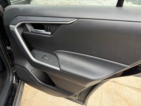 Used 2025 Toyota RAV4 XLE image 28