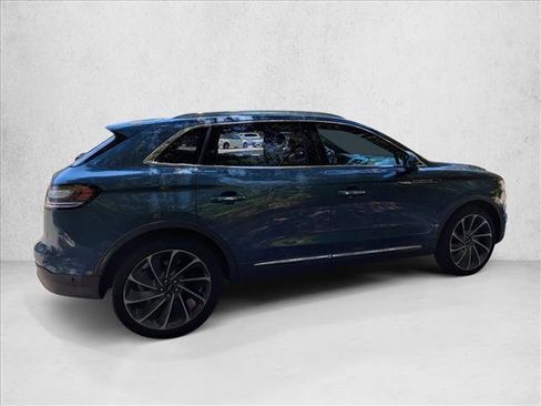 Used 2019 Lincoln Nautilus Reserve w/ Ultimate Package AWD/4WD image 4