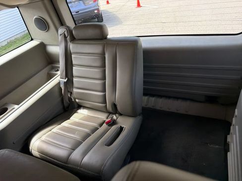 Used 2004 HUMMER H2 w/ Preferred Equipment Group AWD/4WD image 23