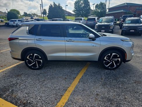 Used 2024 Mitsubishi Outlander SE AWD/4WD image 4