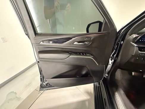 Used 2023 Cadillac Escalade V w/ LPO, ONYX Package AWD/4WD image 22