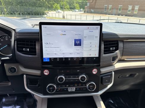 Used 2024 Ford Expedition Max Limited RWD image 23