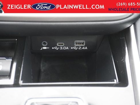 Used 2024 Subaru Outback Premium image 23