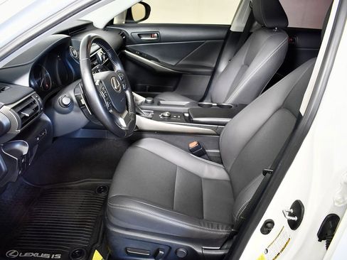 Used 2020 Lexus IS 300 image 22