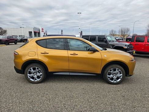 Used 2025 Dodge Hornet R/T image 6