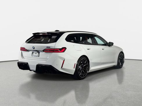 Used 2025 BMW M5 Touring AWD/4WD image 3