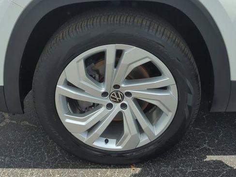 Certified 2023 Volkswagen Atlas SE image 35