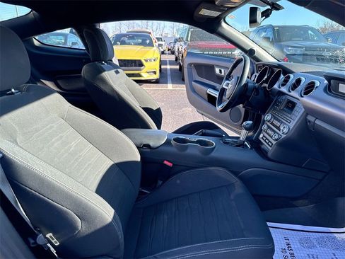 Used 2017 Ford Mustang Coupe image 21
