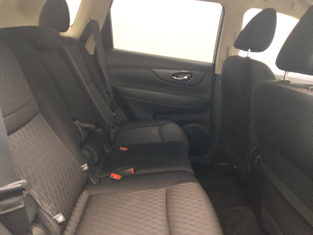 Used 2020 Nissan Rogue SV FWD image 19