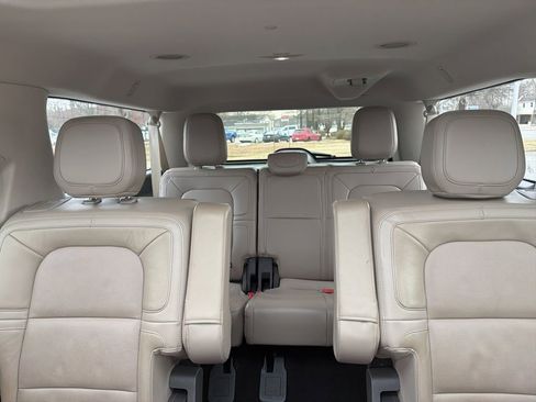 Used 2023 Lincoln Navigator L Reserve image 12