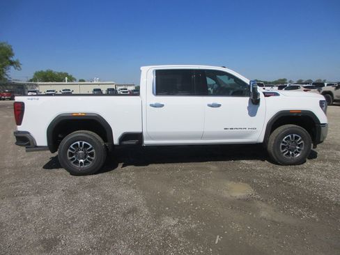 New 2026 GMC Sierra 2500 SLT w/ SLT Convenience Package image 3