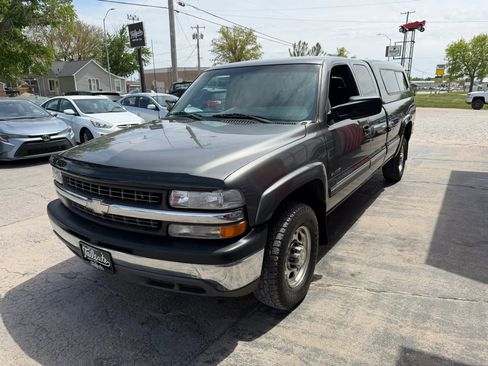 Used 2000 Chevrolet Silverado 2500 LS AWD/4WD image 4
