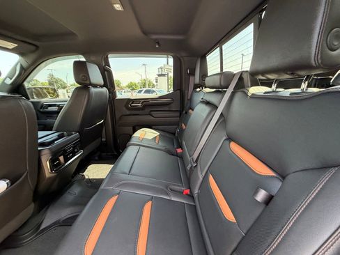 Used 2023 GMC Sierra 1500 AT4 w/ AT4 Premium Package AWD/4WD image 5
