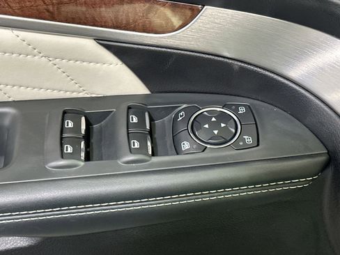 Used 2017 Ford Explorer Platinum image 16