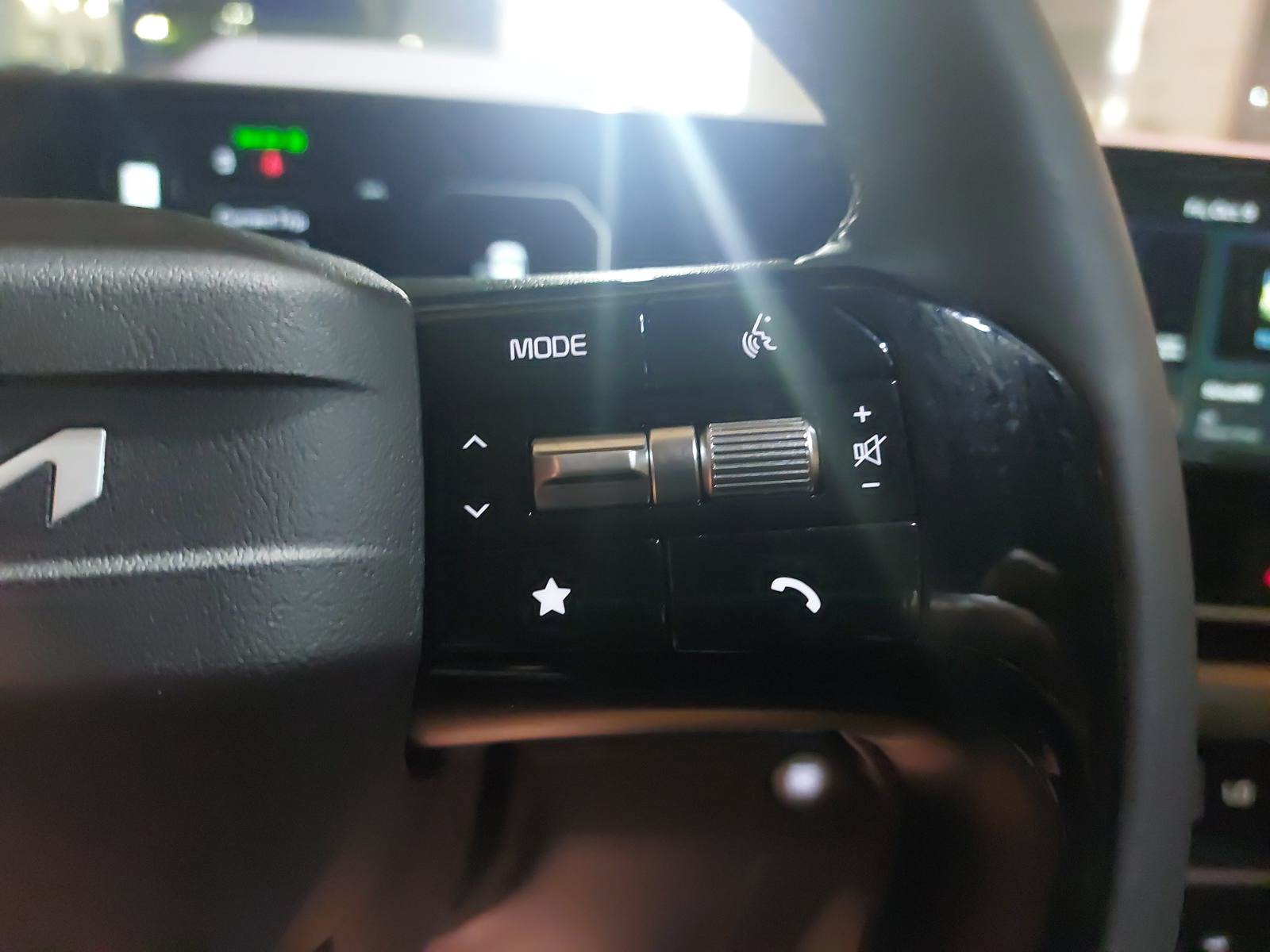 Used 2027 Kia Carnival SX Prestige FWD image 18