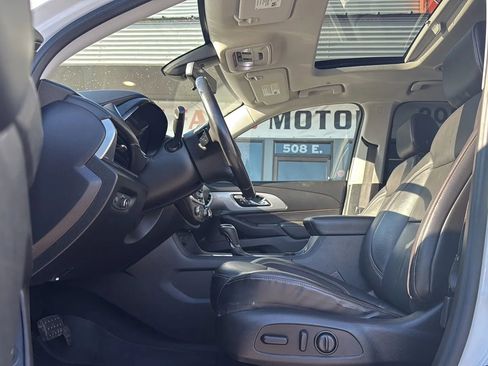 Used 2018 Chevrolet Traverse LT image 5