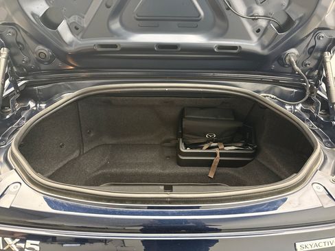 Used 2021 MAZDA MX-5 Miata RF Grand Touring RWD image 18